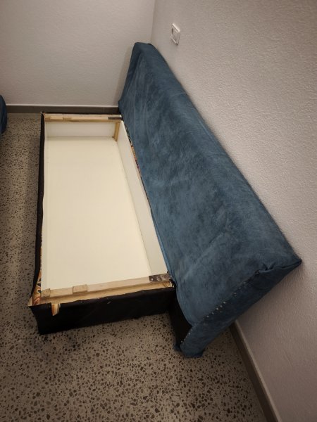 Sofá cama en azul turquesa