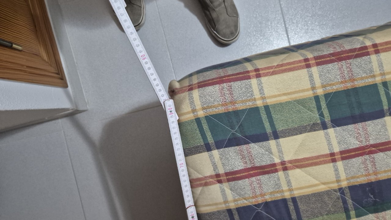 Foldable sofa bed