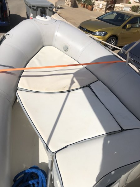 Inflatable boat
