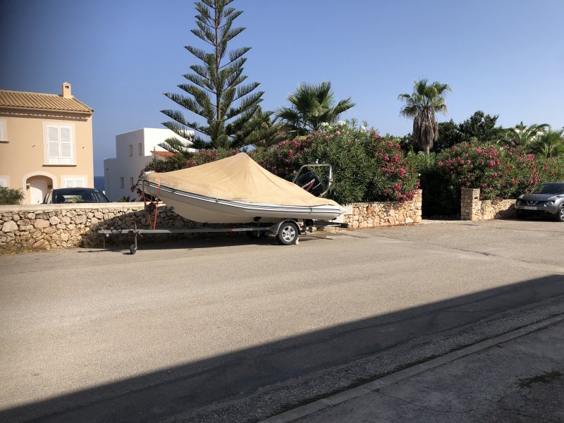 Inflatable boat
