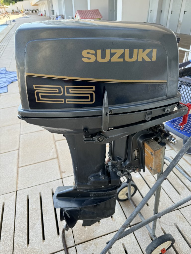 Schlauchboot Honwave T40 AE mit Suzuki DT 25 + viel Zubehör