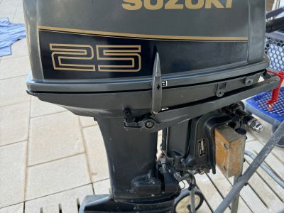 Schlauchboot Honwave T40 AE mit Suzuki DT 25 + viel Zubehör