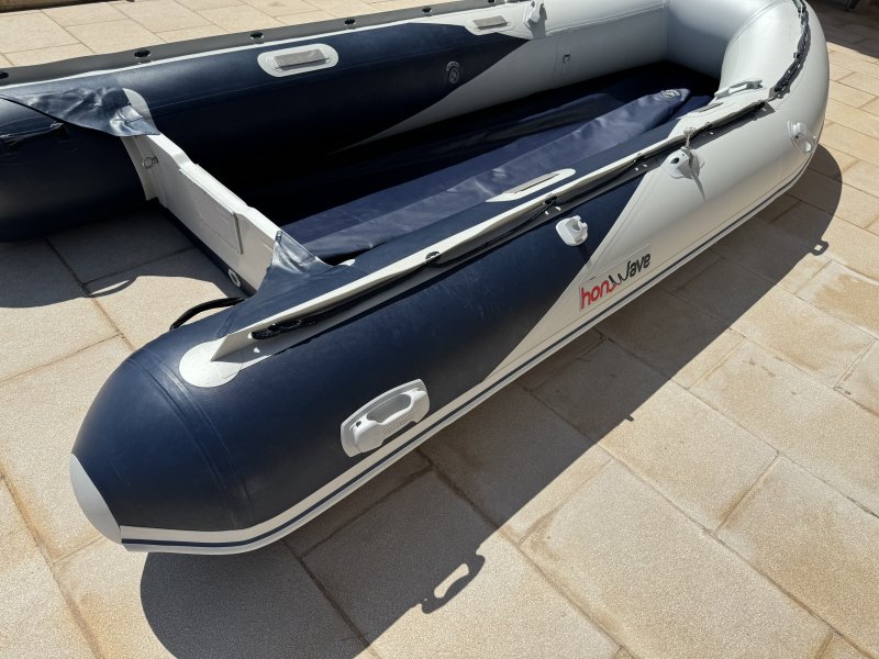 Schlauchboot Honwave T40 AE mit Suzuki DT 25 + viel Zubehör