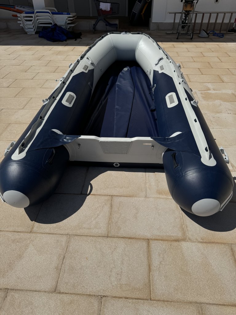 Schlauchboot Honwave T40 AE mit Suzuki DT 25 + viel Zubehör