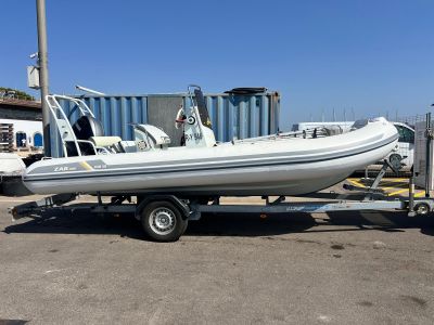 Schlauchboot ZARmini RIB PRO 18 SC mit Yamaha VF90L VMAX SHO Motor, nur 55 Betriebsstunden