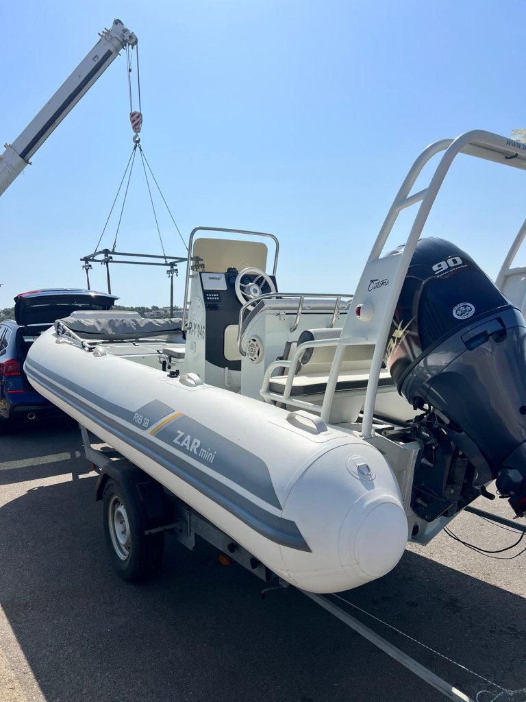 Schlauchboot ZARmini RIB PRO 18 SC mit Yamaha VF90L VMAX SHO Motor, nur 55 Betriebsstunden
