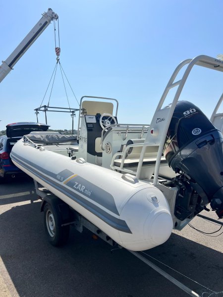 Schlauchboot ZARmini RIB PRO 18 SC mit Yamaha VF90L VMAX SHO Motor, nur 55 Betriebsstunden