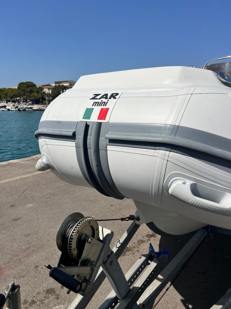 Schlauchboot ZARmini RIB PRO 18 SC mit Yamaha VF90L VMAX SHO Motor, nur 55 Betriebsstunden