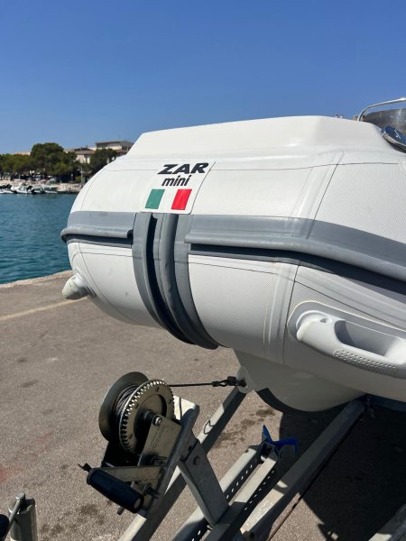 Schlauchboot ZARmini RIB PRO 18 SC mit Yamaha VF90L VMAX SHO Motor, nur 55 Betriebsstunden