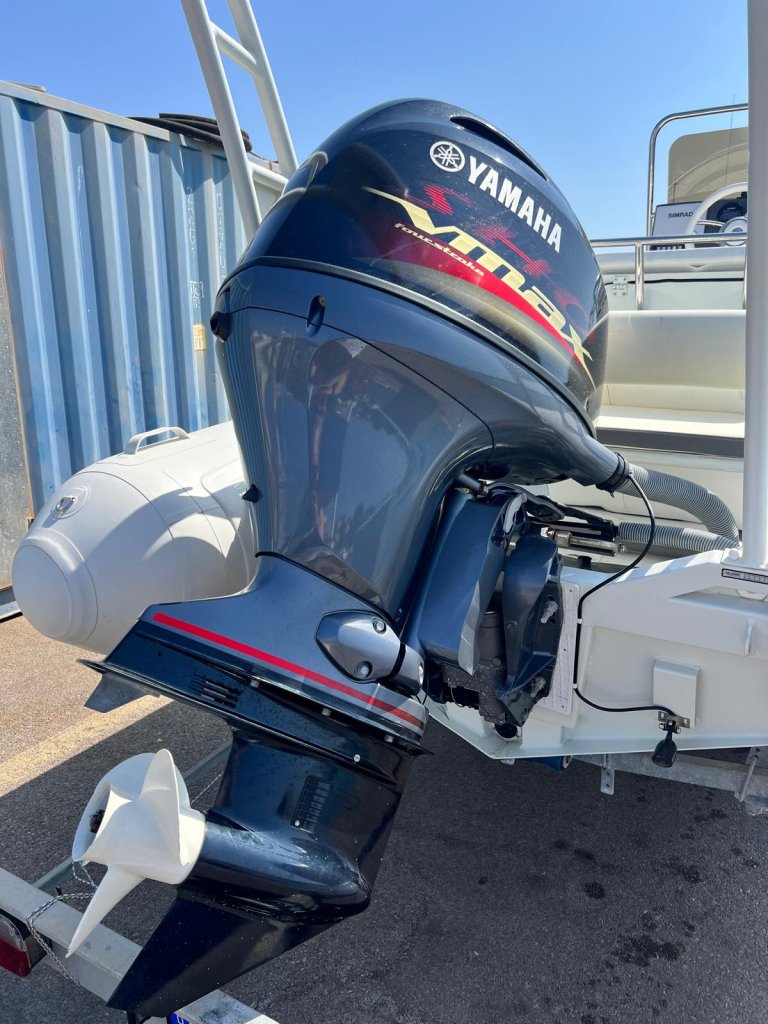Schlauchboot ZARmini RIB PRO 18 SC mit Yamaha VF90L VMAX SHO Motor, nur 55 Betriebsstunden