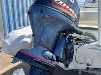 Schlauchboot ZARmini RIB PRO 18 SC mit Yamaha VF90L VMAX SHO Motor, nur 55 Betriebsstunden