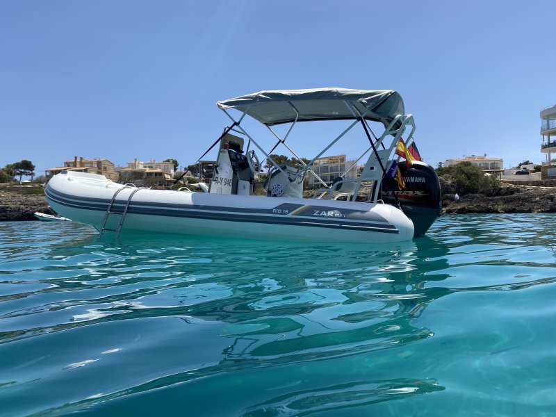 Schlauchboot ZARmini RIB PRO 18 SC mit Yamaha VF90L VMAX SHO Motor, nur 55 Betriebsstunden