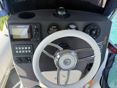 Schlauchboot ZARmini RIB PRO 18 SC mit Yamaha VF90L VMAX SHO Motor, nur 55 Betriebsstunden
