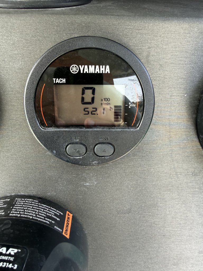 Schlauchboot ZARmini RIB PRO 18 SC mit Yamaha VF90L VMAX SHO Motor, nur 55 Betriebsstunden