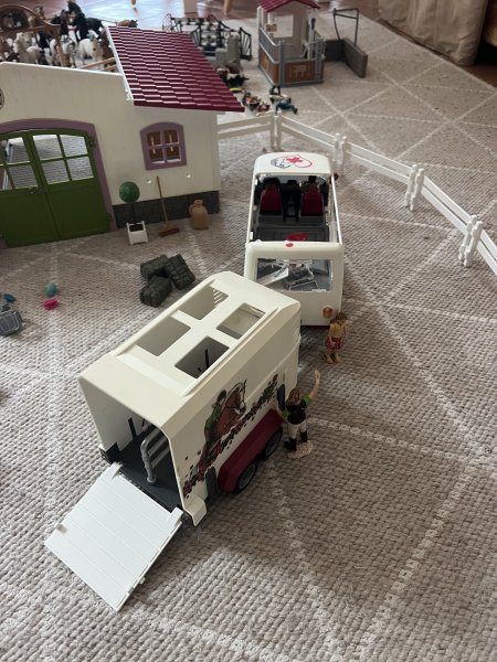 Schleich Reitstall mit viel Zubehör
