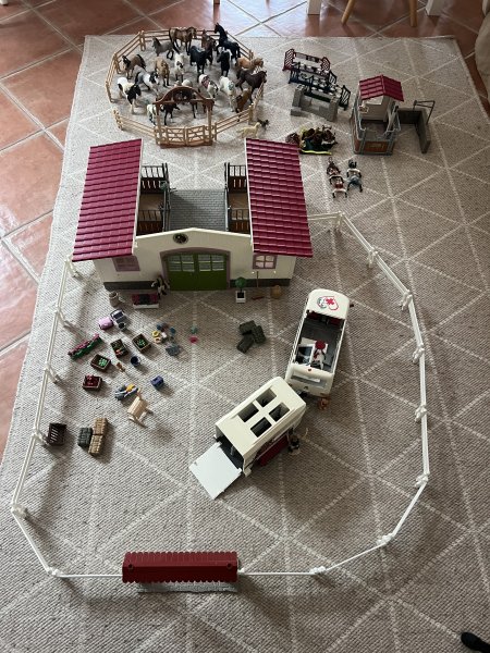 Schleich Reitstall mit viel Zubehör