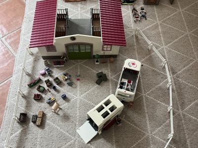Schleich Reitstall mit viel Zubehör