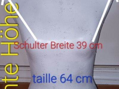 Tailor's mannequin female bust