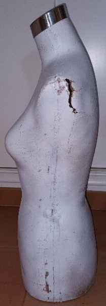 Tailor's mannequin female bust