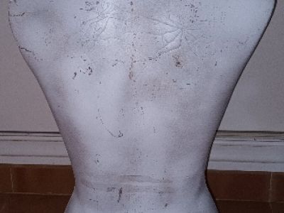 Tailor's mannequin female bust