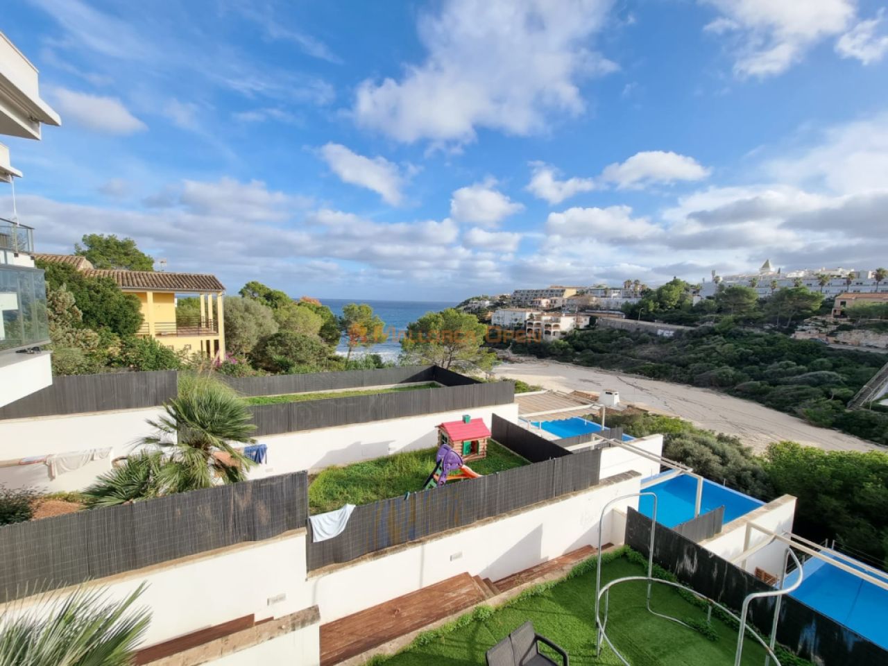 Beautiful semi-detached house for rent in Cala Mandia.