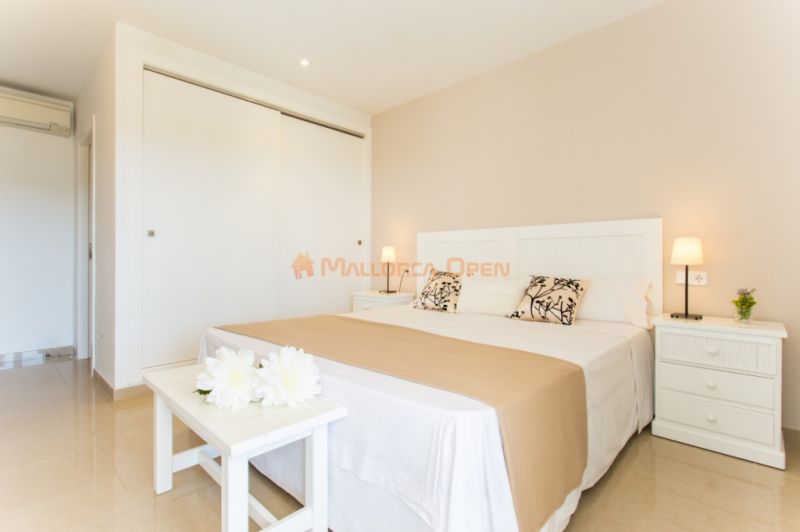 Beautiful semi-detached house for rent in Cala Mandia.