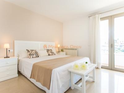 Beautiful semi-detached house for rent in Cala Mandia.