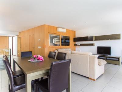 Beautiful semi-detached house for rent in Cala Mandia.