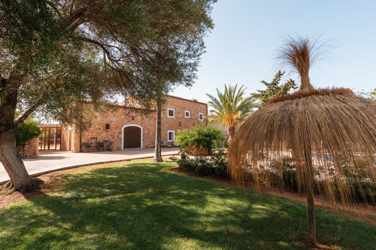 Schöne Ferienfinca mit Pool und AC bei Porto Colom -- F 195 FZ
