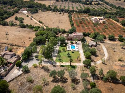 Schöne Ferienfinca mit Pool und AC bei Porto Colom -- F 195 FZ