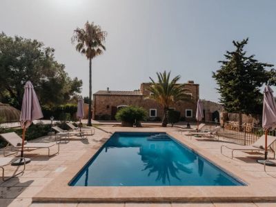 Schöne Ferienfinca mit Pool und AC bei Porto Colom -- F 195 FZ