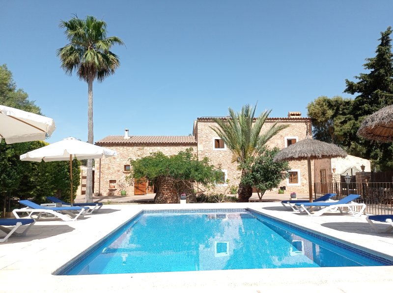 Schöne Ferienfinca mit Pool und AC bei Porto Colom -- F 195 FZ