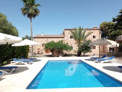 Schöne Ferienfinca mit Pool und AC bei Porto Colom -- F 195 FZ