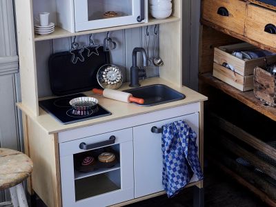 schöne IKEA Kinderküche RESERVIERT