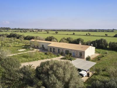 Schöne neu gestaltete Finca zum Verkauf in Campos, in der Nähe des Strandes von Es Trenc