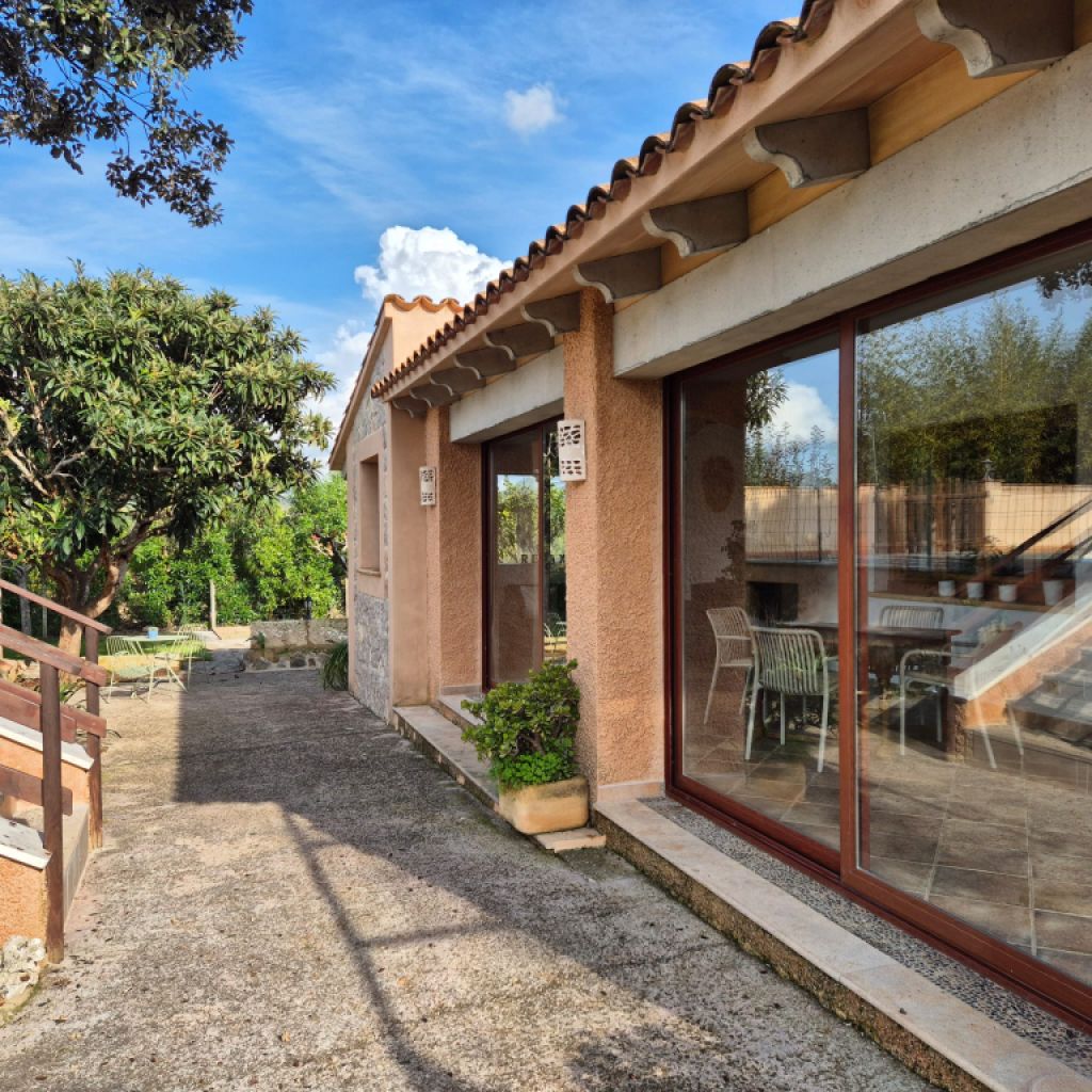 Schöne renovierte Finca zur Langzeit Miete