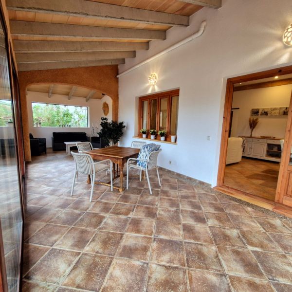 Schöne renovierte Finca zur Langzeit Miete