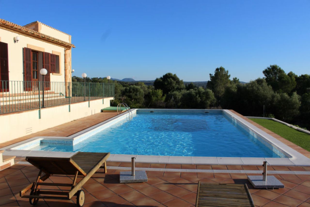 Schöne rustikale Immobilie in Puntiró zu verkaufen