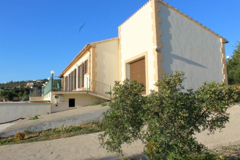 Schöne rustikale Immobilie in Puntiró zu verkaufen