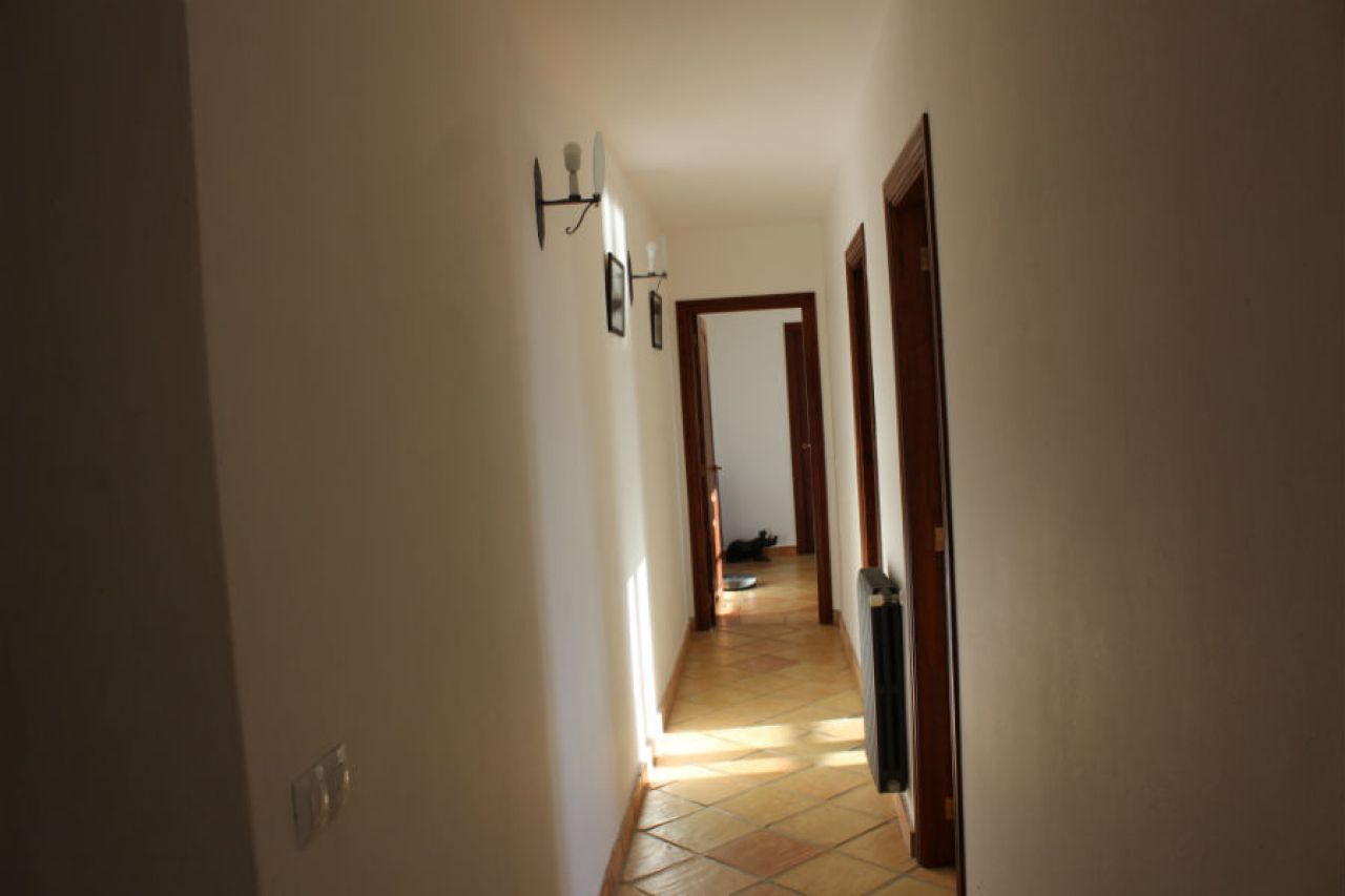 Schöne rustikale Immobilie in Puntiró zu verkaufen