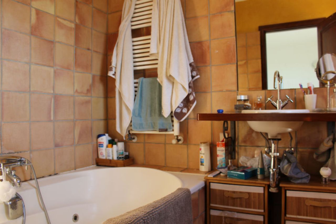 Schöne rustikale Immobilie in Puntiró zu verkaufen