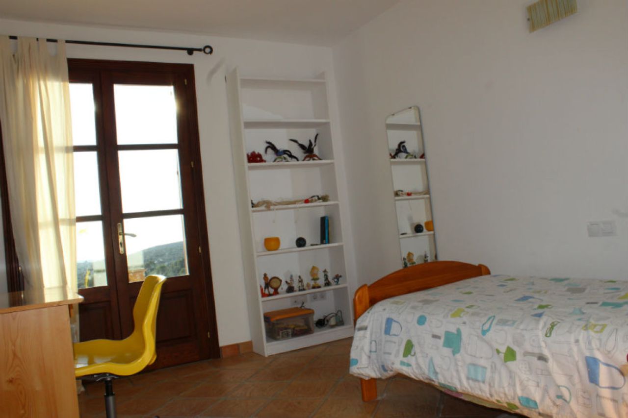 Schöne rustikale Immobilie in Puntiró zu verkaufen