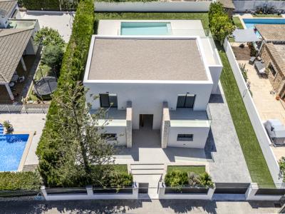 Beautiful villa for sale in Bahia Grande of new construction