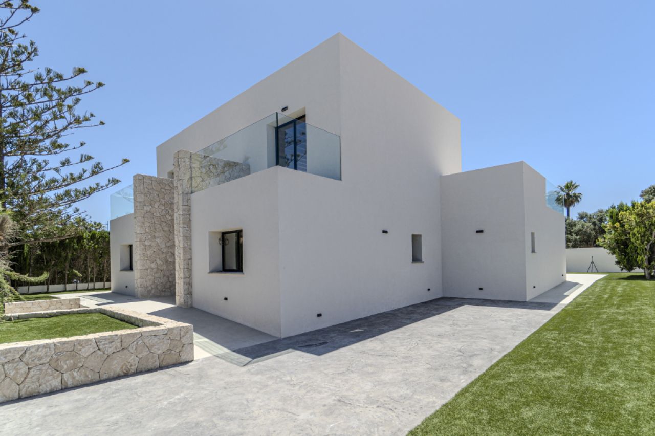 Beautiful villa for sale in Bahia Grande of new construction