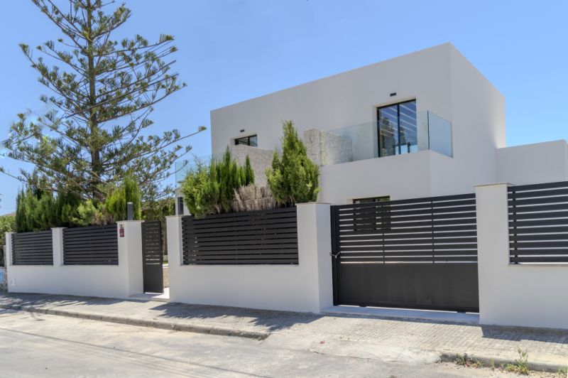 Beautiful villa for sale in Bahia Grande of new construction