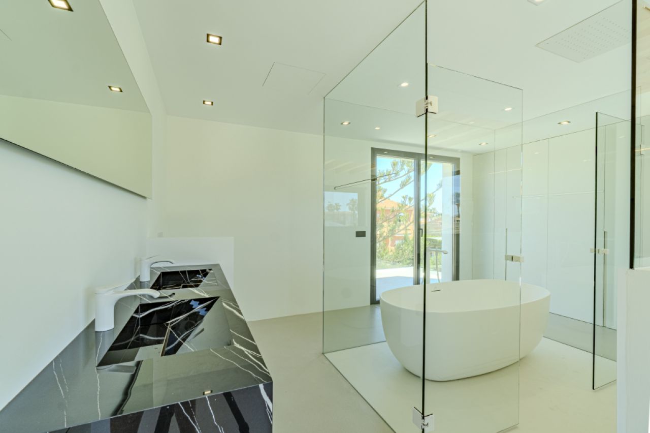 Beautiful villa for sale in Bahia Grande of new construction