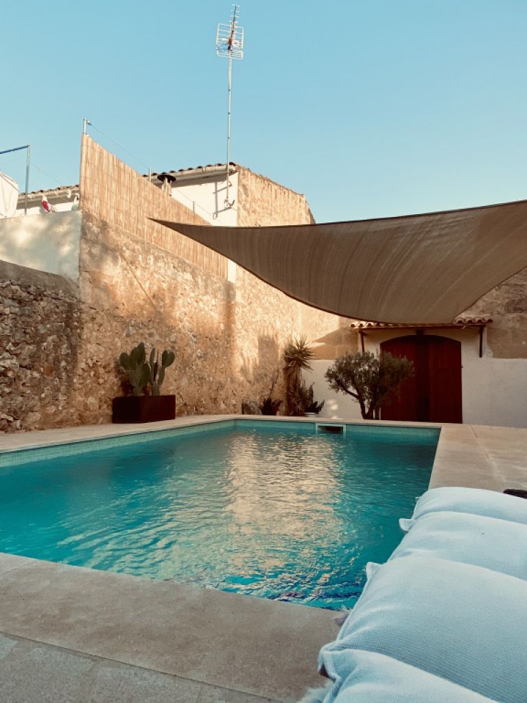 Bonitas habitaciones en una preciosa casa de pueblo en Sencelles en alquiler