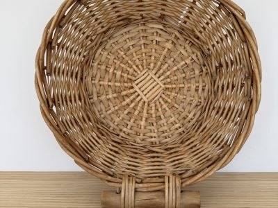 Schöner Rattankorb mit Griffen