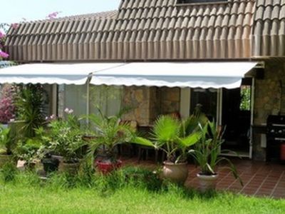 Schönes großes möbl. Zimmer frei in wunderschöner Luxus-Haus-WG mit Garten und Pool in Palma
