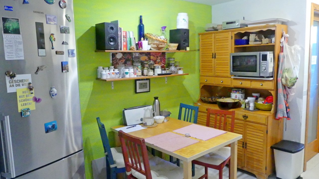 Schönes großes möbl. Zimmer frei in wunderschöner Luxus-Haus-WG mit Garten und Pool in Palma